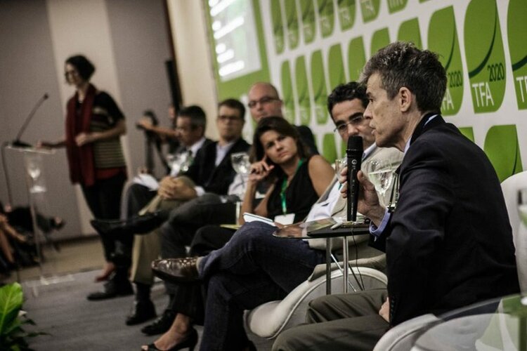 Distributing governance to combat deforestation in Brazil