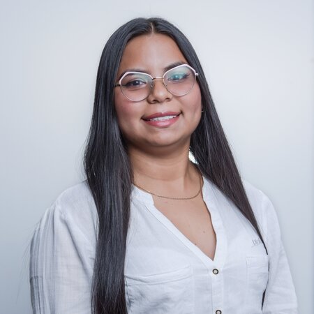 IMG: Lina Suárez, Accounting Analyst.