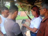 Prácticas precautorias y aplicación móvil ayudan a pequeños agricultores hondureños a manejar AVC